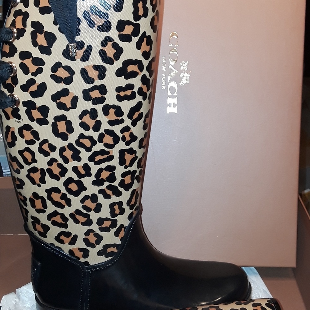 Super cute rain boots